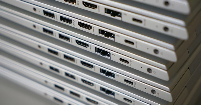 Poka-Yoke-Beispiele: vom USB-C-Stecker bis zur Pressensteuerung